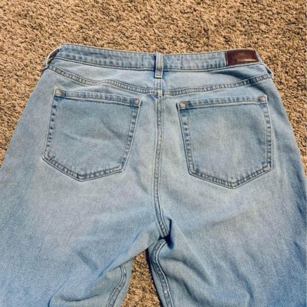 Ultra High Rise Mom Jeans - Picture 3 of 3